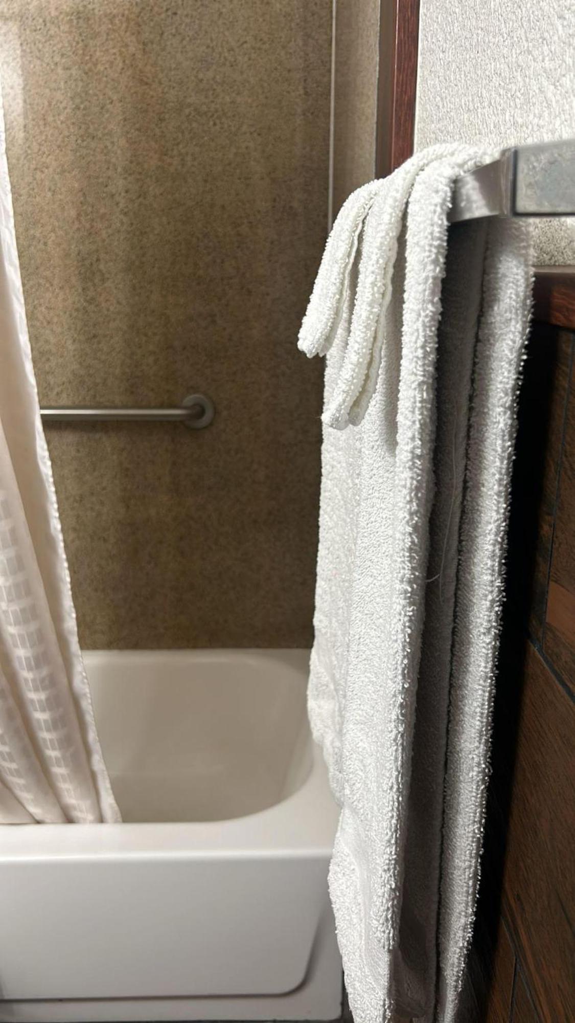 Quest Inn Вітерфорд Екстер'єр фото