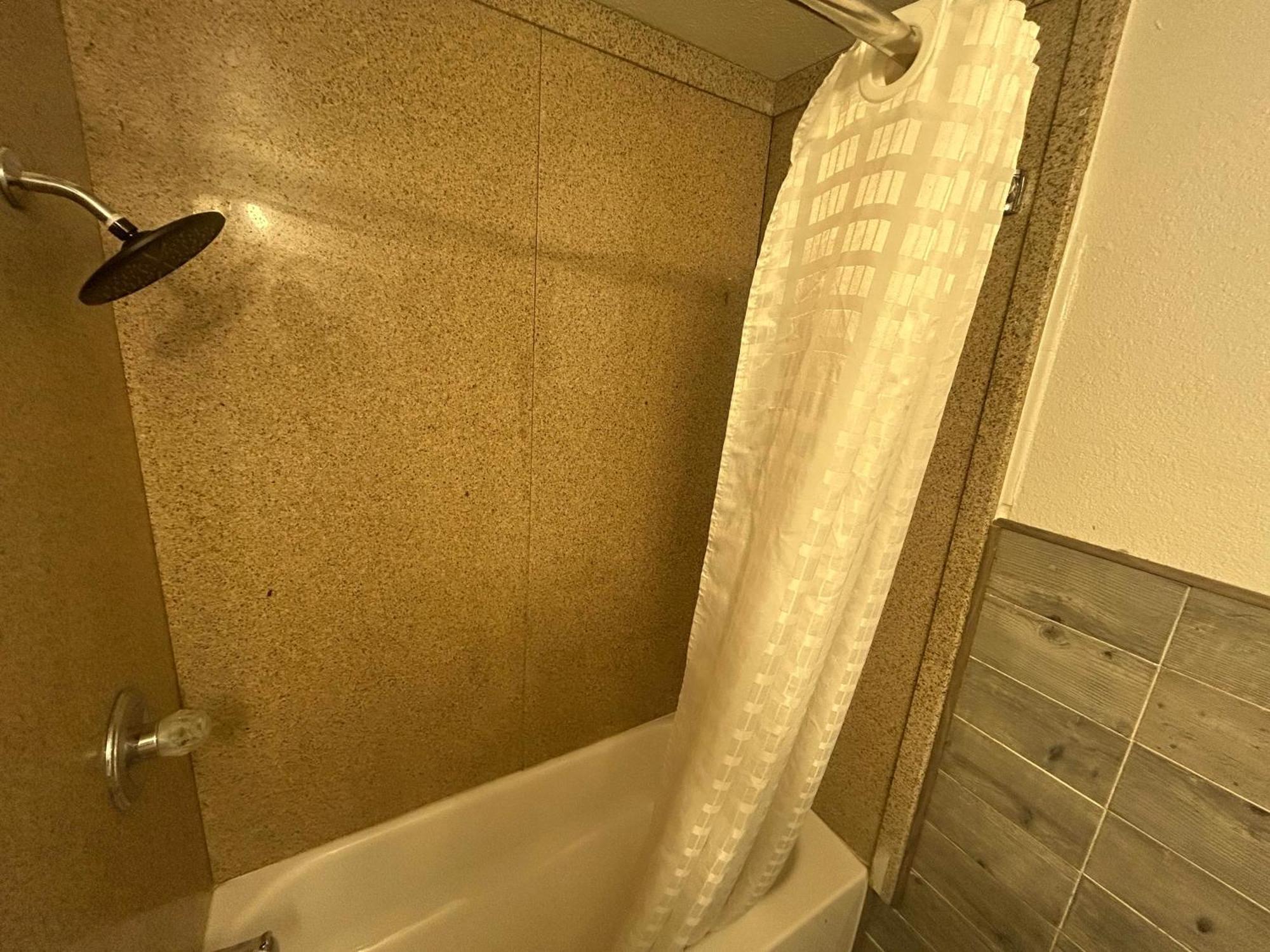 Quest Inn Вітерфорд Екстер'єр фото